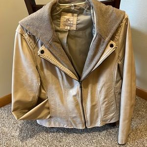 Nice jacket w/zip out hood